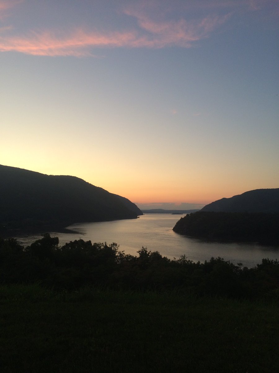 DrTraceyK's tweet photo. @MarchingWith7 You can visit Baby Moose. He is back at his rock bound highland home. It is really beautiful there. However we think everything will be cancelled or no fans-that place is locked down pretty tightly for public health reasons. #GoArmy! #GoArmyFootball! https://t.co/LHMGGIu3aj