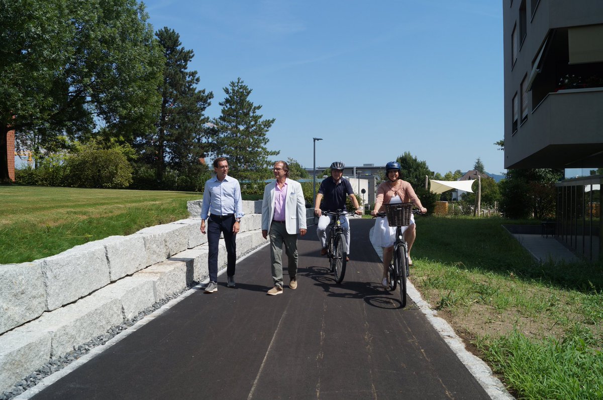 Es ist uns eine grosse Freude, den Fuss- und Radweg «Kirchbühl» offiziell der Öffentlichkeit zu übergeben und damit das Chamer Langsamverkehrsnetz, um einen weiteren attraktiven und sicheren Weg zu erweitern. 👣🚲
#mehrDrin