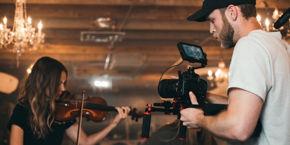 franciungaro's tweet photo. #Tv e #cinema in #remoto nell’UE grazie al #5G, con costi ridotti del 40%
Il #5G nell’#audiovisivo #connette impianti, apparecchiature, risorse e talenti, sostenendo la produzione con l’elaborazione in tempo reale di #contenuti media #live
https://t.co/Mj1QqLHrDg https://t.co/9cz03emlmx