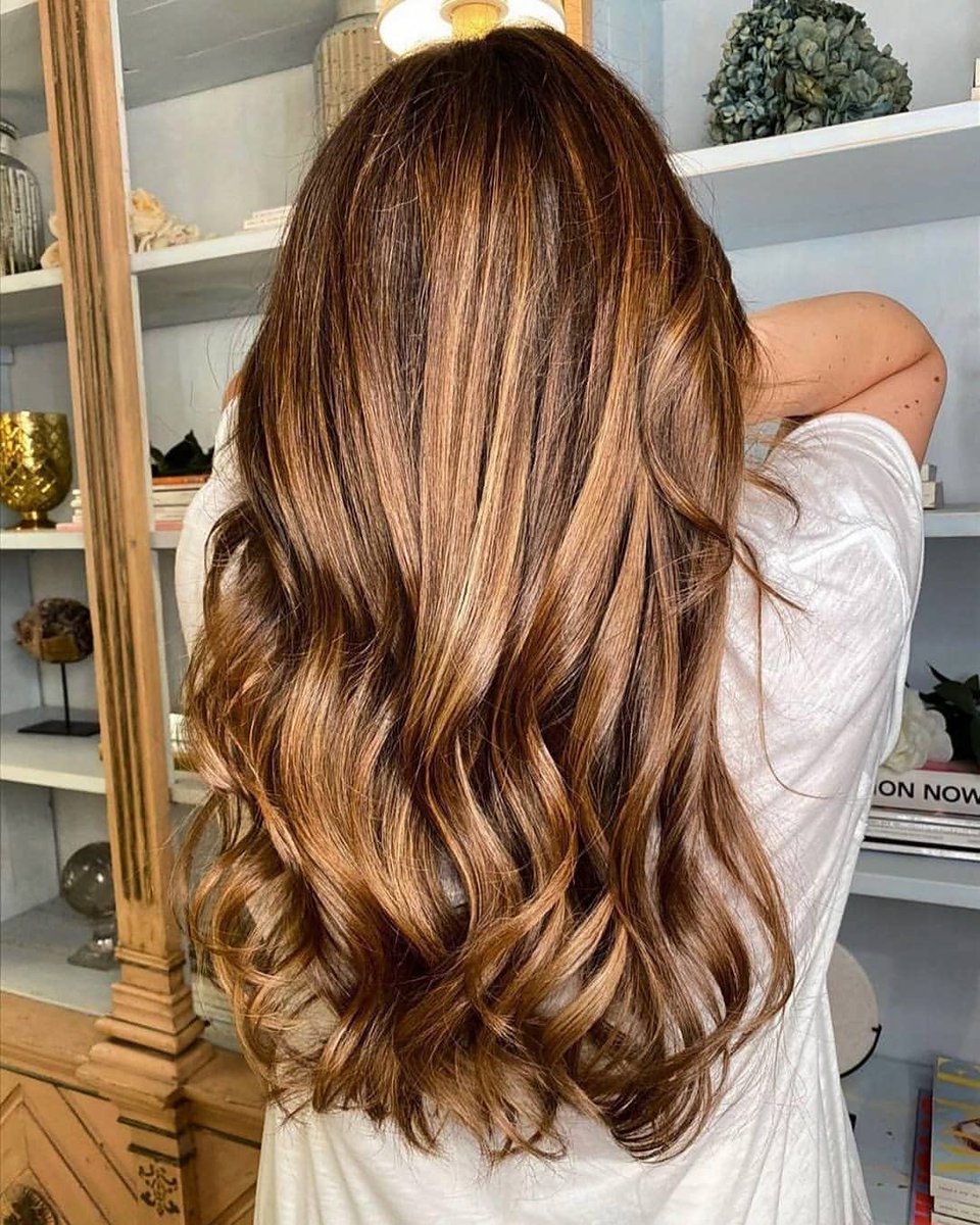 Los tonos naturales "toffee" arrasan este verano! 
No te pierdas este antes y después 
url2.cl/VyhxD
#SalonesMonchoMoreno #caramelbalayage #besofbalayage #peluqueria #bellezadelcabello #MonchoMoreno