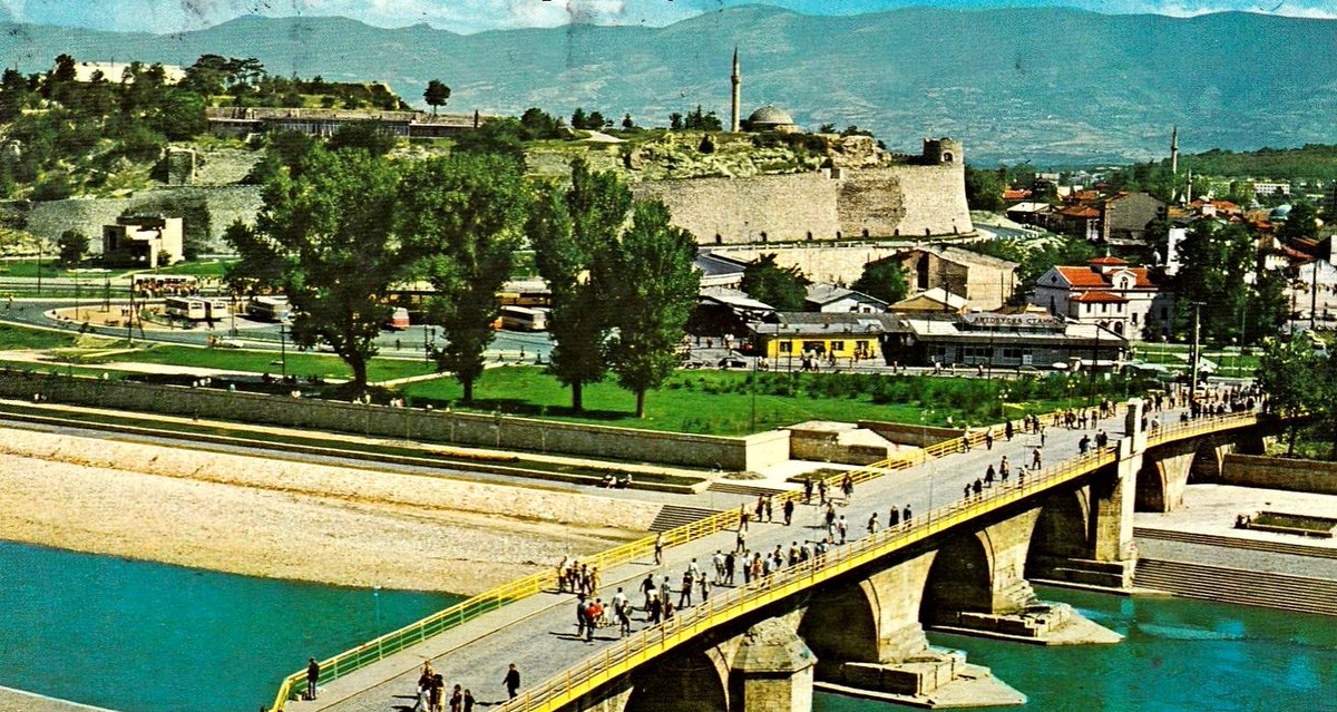 Камениот мост и Автобуската станица