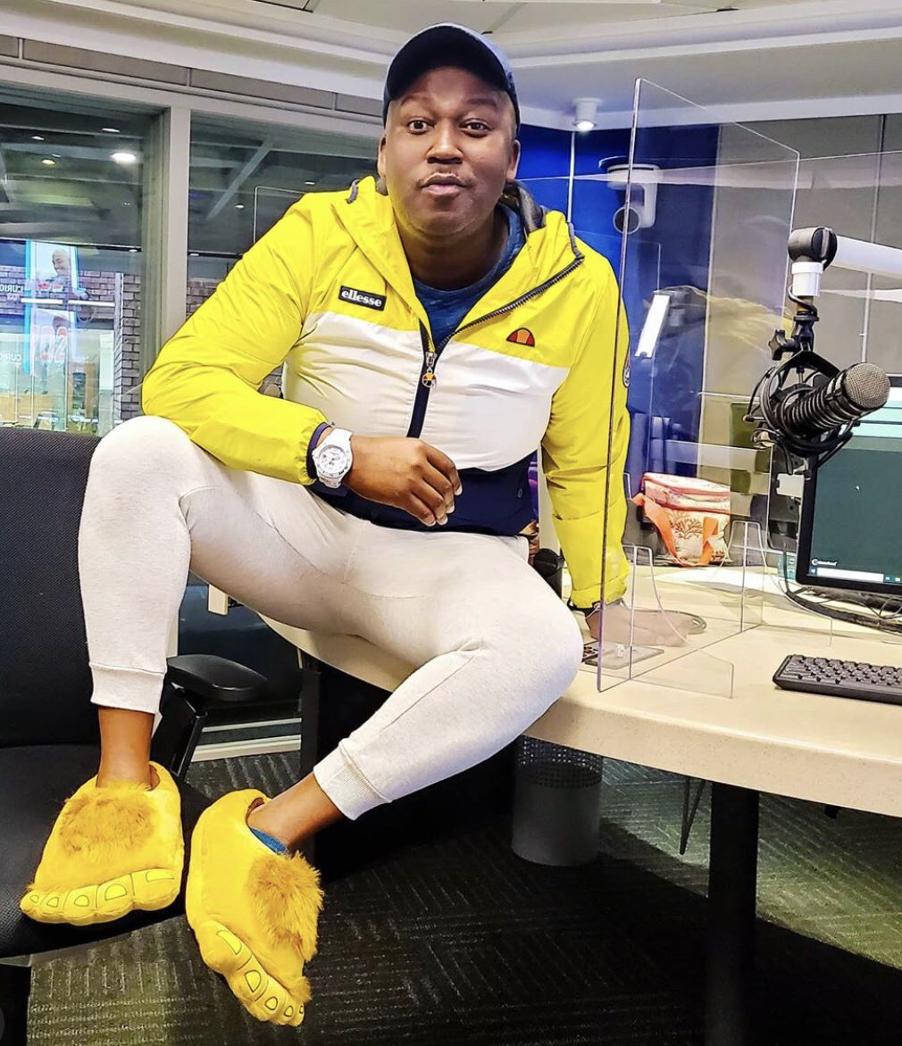 ReachForADream's tweet photo. Always great to catch up with Bongani @bonglez on @Radio702 this week in light of Virtual #SlipperWeek. 🙌🏾 Nice to see our Big Foot Slippers are the perfect match. 🤩👌🏽 https://t.co/G1YYoGw0Hk