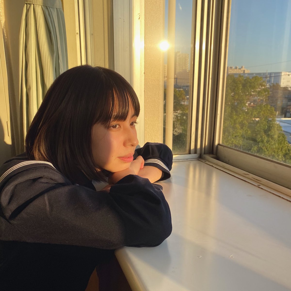 r__6mm's tweet photo. 【  お知らせ　】

クラスメイト役で出演しています！
中学以来のセーラー服に
懐かしさと謎の嬉しさでワクワクしていた…笑

台本読んだ時から、ずっと映像になるの楽しみにしていました！！🥺

そして写真が全部良い…… https://t.co/TKbMWpzRqm
