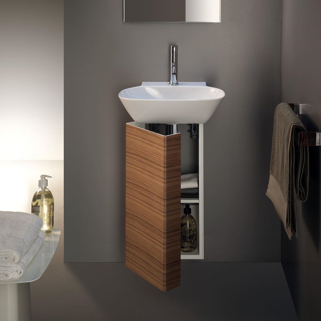 blackpelicangrp's tweet photo. Small space. Smart ideas 💡

When designing for compact spaces it's not always about compromise and finding the smallest washbasin. Create an exciting space with Laufen 😍

#Bathrooms
#Doors
#Tiles
#Furniture
#Lights
#NoLimits
#FormandFunctionality
#FunctionalSpaces
#ILBagno https://t.co/pOlB3GAeOd