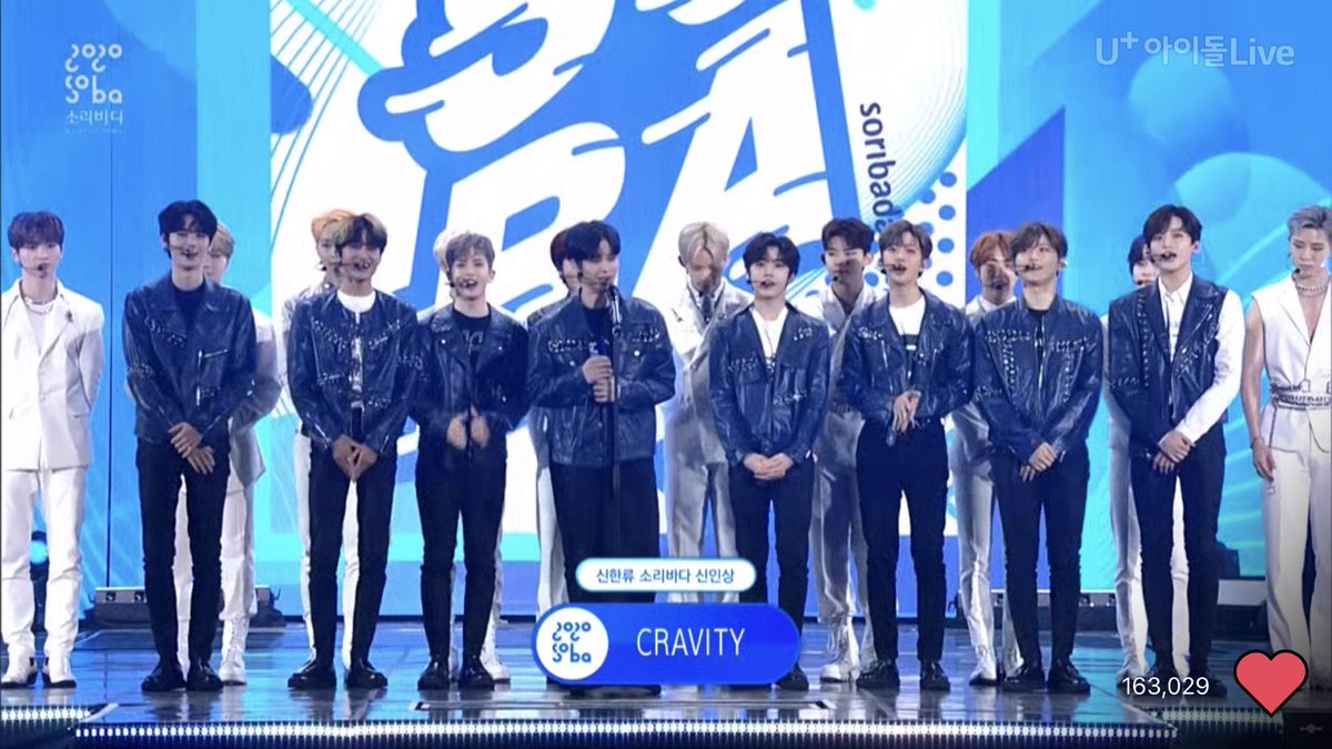 tjmh_127's tweet photo. #크래비티_첫신인상_축하해
애들이 신인상 축하해❤️❤️❤️ https://t.co/Vzw3Eswed8