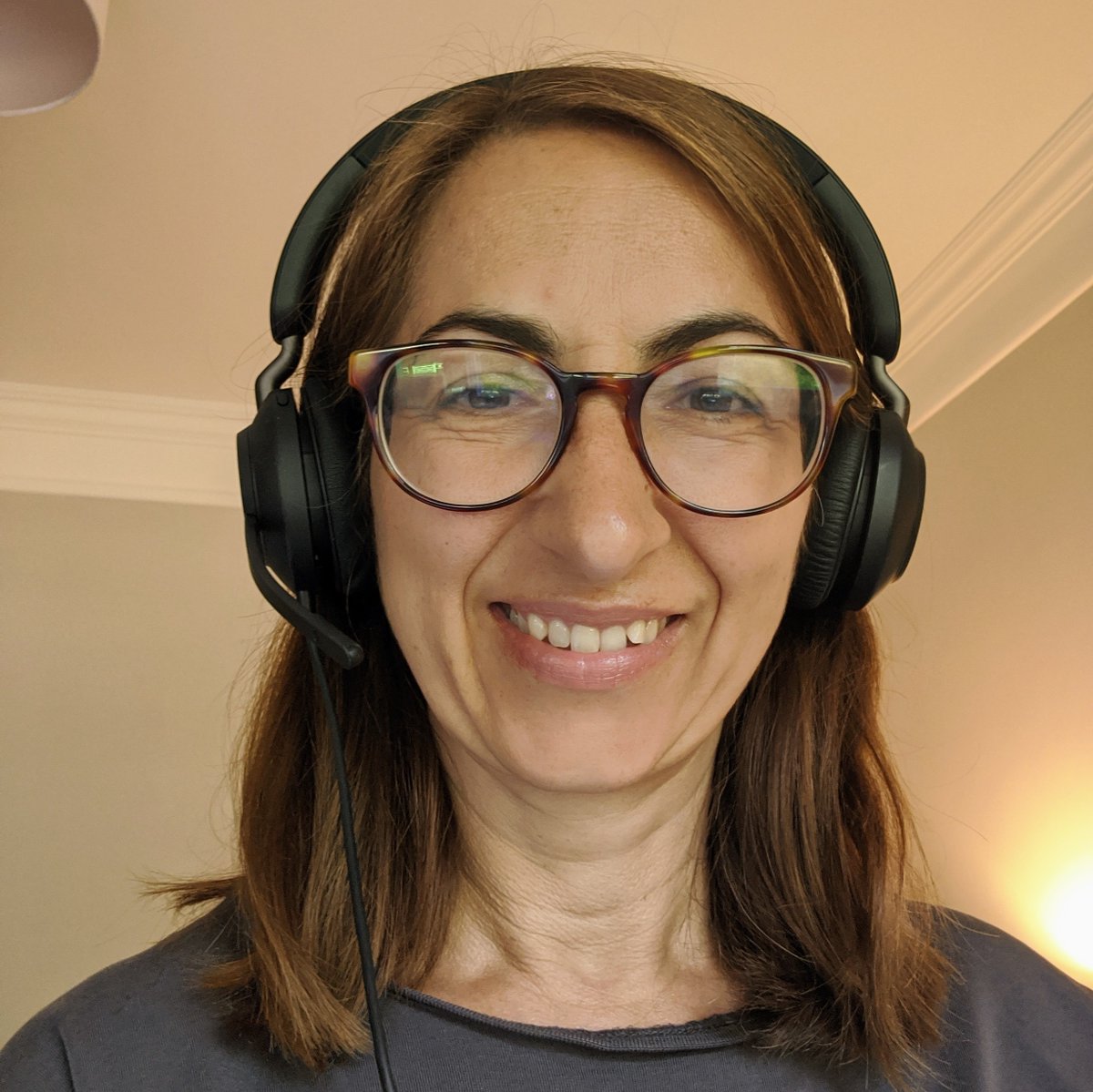 Our dedicated student advisers are on-hand all day to answer your questions about applying to Queen Mary through #Clearing! You can call us on +0800 376 1800 and the line is open until 7pm (BST) qmul.ac.uk/undergraduate/…