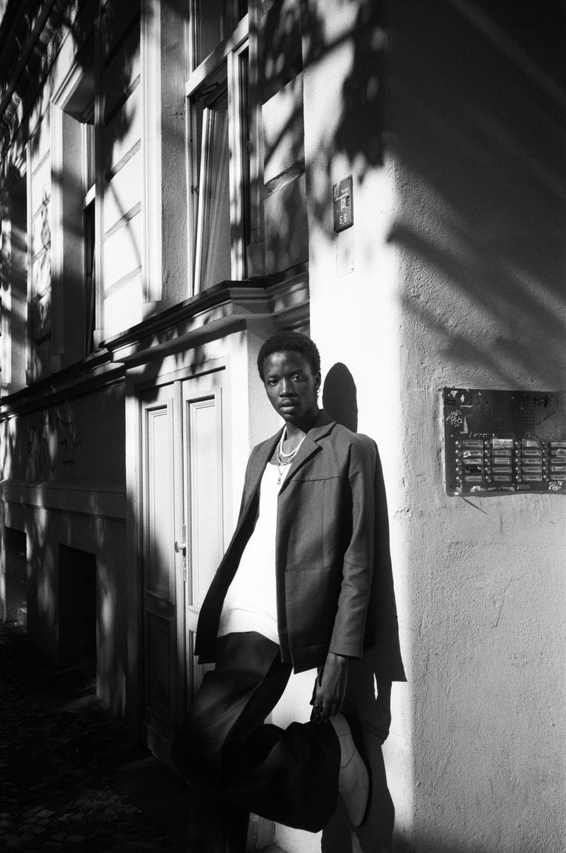 zaria__a's tweet photo. Black and white with Sunday. #35mm #filmphotography #yashicat3 https://t.co/GIlF5CtHRg