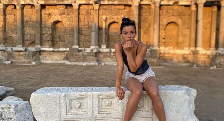 Merve Boluğur, ‘ben’ merkezcilikten ‘biz’ kavramına geçiş yaptı!
Haber→ blog.canlitvizle.info/merve-bolugur-…
#dizi #televizyon #ma...