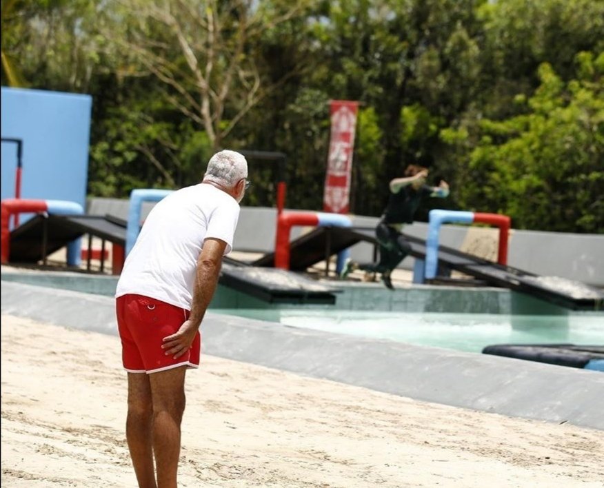 Mızrak yemediğimiz tek kişi metin abidir bize karşı kötülüğü olamayan metin abidir tek iyiliği dokunan metin abidir herşey için teşekkürler metin kuş ❤️