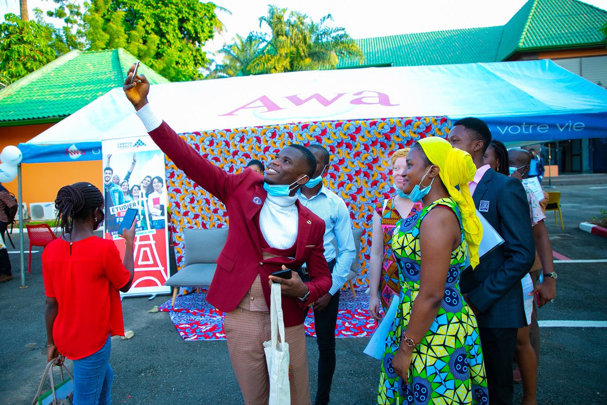 Cocktail des boursiers à <a href="/CampusIvoire/">Campus France Côte d'Ivoire</a> 
53 nouvelles bourses ont été attribuées par la #France pour des #étudiants ivoiriens qui poursuivront leurs études en France. Félicitations !