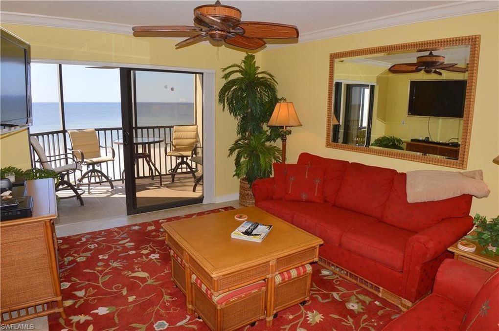 KittyJerrySales's tweet photo. We have your dream condo right here! ☀️ 
👉🏼 https://t.co/Kiun9A7QG9 

👉🏼 Enjoy the panoramic views of the sunset from this sixth-floor two bedrooms/two bathroom unit.

#fortmyersbeach #floridarealestate #beachcondo #condoforsale #kittyandjerrygotham https://t.co/WQPZgBp46H