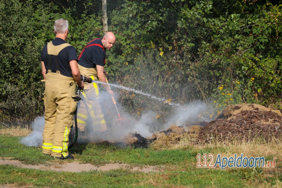 Brandweer rukt uit voor bermbrand aan de Woudhuizermark. 112Apeldoorn.