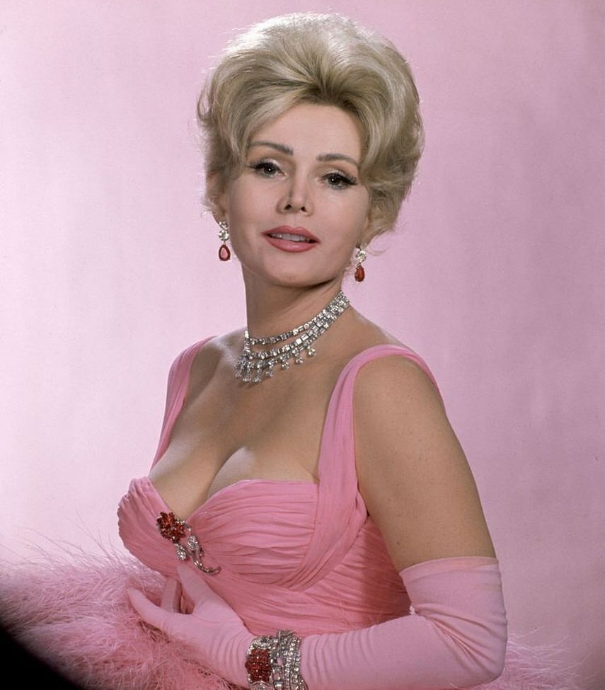 HollywoodLoving's tweet photo. I am a marvelous housekeeper. Every time I leave a man, I keep his house. -#ZsaZsaGabor 

https://t.co/m71OaAsjrs https://t.co/E3JWURe0UG https://t.co/8VeCKrfBmx