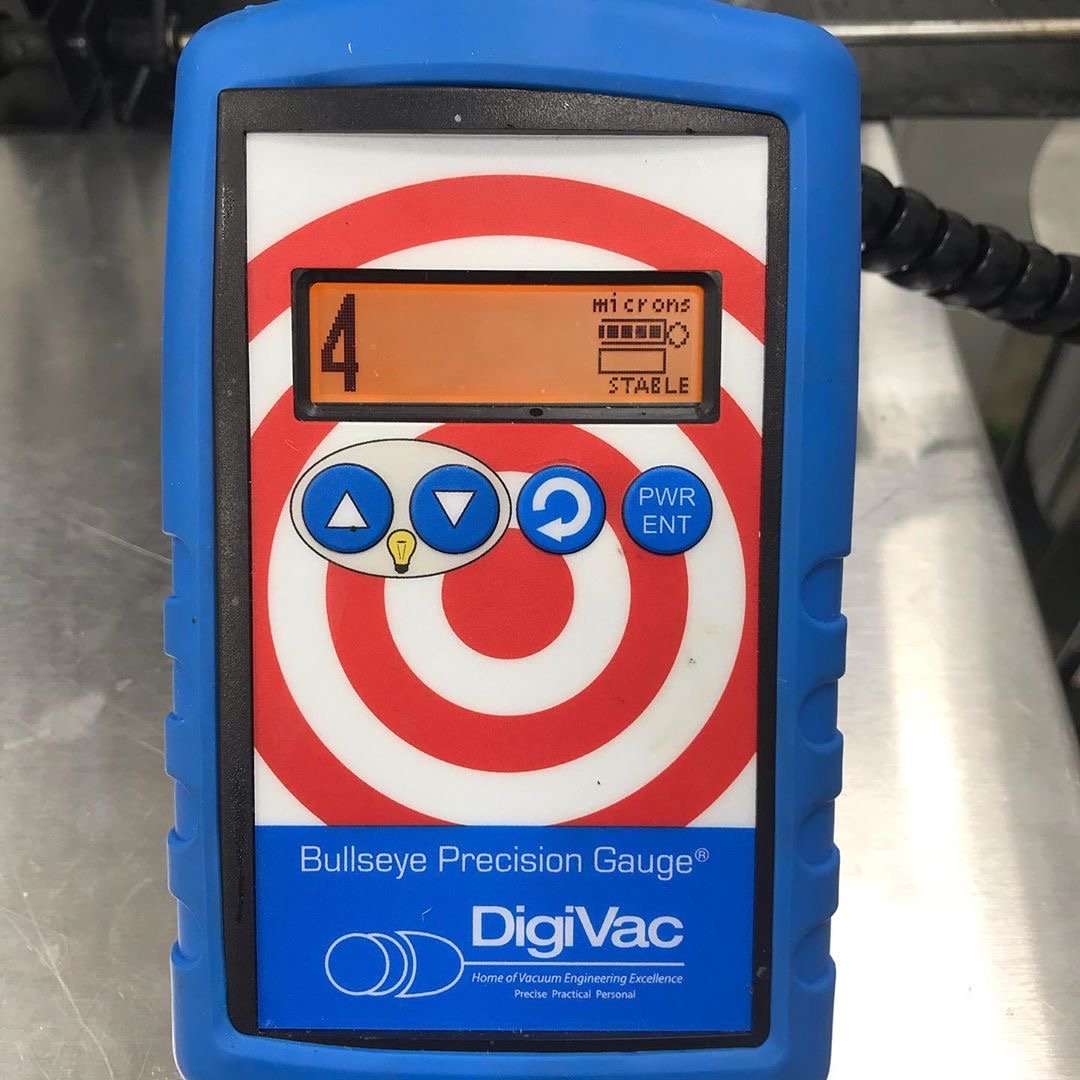 DigiVac_'s tweet image. 🎯 Repost from @xtractorpros.sean
•
I try not to even run the short path unless I’m seeing vacuum levels this low on my glassware set up.
@xtractordepot
#shortpathdistillation #shortpath