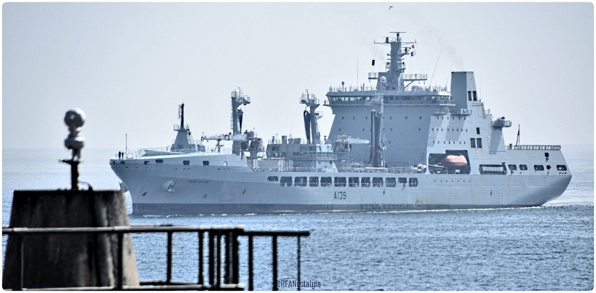 RfaNostalgia's tweet photo. .@RFATideforce gets the award for "1st RFA in view of QHM / Longroom / @HMNBDevonport's snazzy new camera atop Maker Light" - seen here turning from 350 to 044 -> 070 en-route to C-Buoy, Plymouth Sound in very hazy sunshine at 15:00 this afternoon. https://t.co/2x44dDibAZ