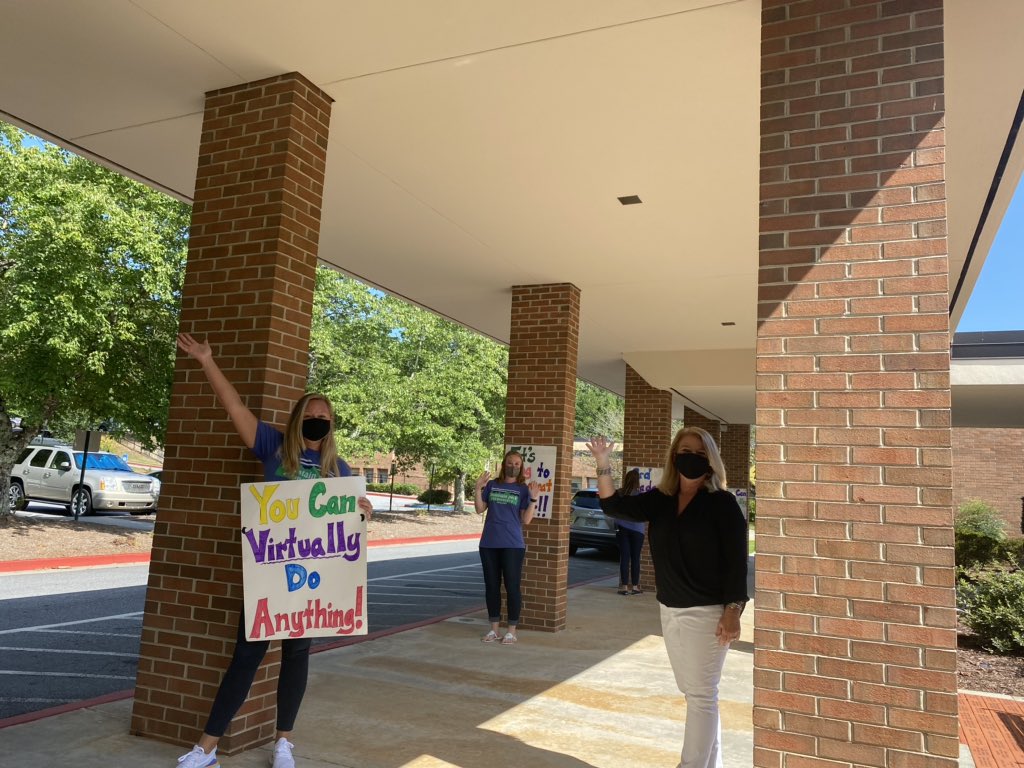 3rd Grade Drive Thru Pick Up! You Can Virtually Do Anything! #BetterTogetherMPE <a href="/chelsea_adebayo/">Chelsea Adebayo</a> <a href="/MPE_Frazier/">Aubrey Frazier</a>