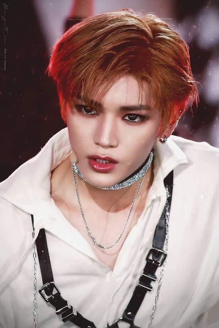 Taeyong with make up vs bareface (A thread)