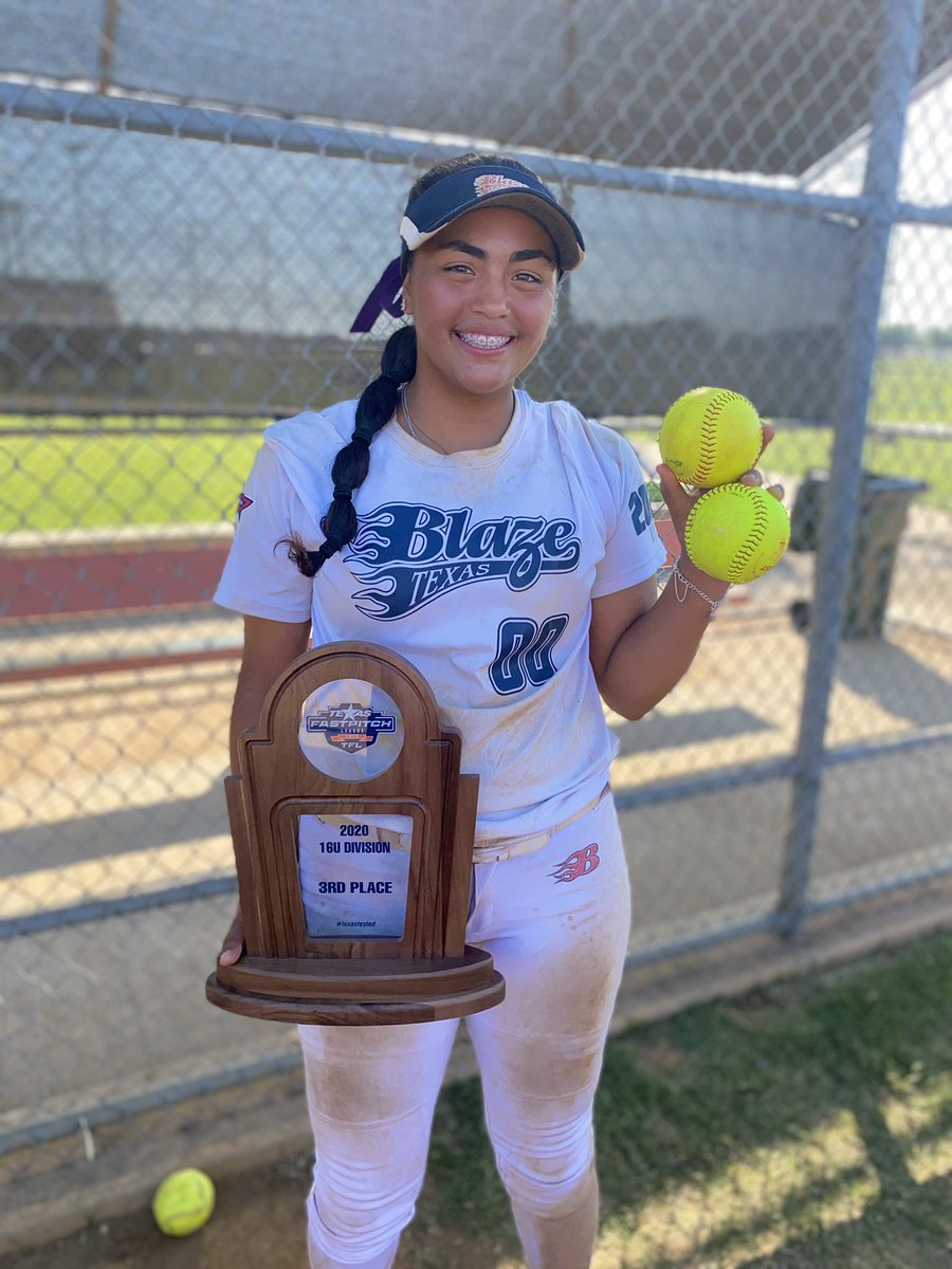 eileen_barboza's tweet photo. @ondecksoftball Our NANA, OUR LEFTY, Our SENIOR #HolmesHS #2021 #LeftHandersDay #1stBaseman #BLAZEUNITED #UNLVCOMMIT #NANA #00 https://t.co/1CYYdANrPR