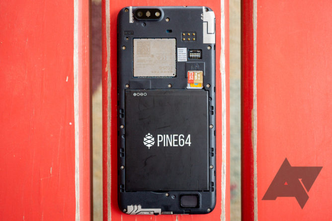 AndroidPolice's tweet photo. The Linux-based PinePhone is the most interesting smartphone I've tried in years https://t.co/ltPq2VoZPk https://t.co/EBCCMypZby