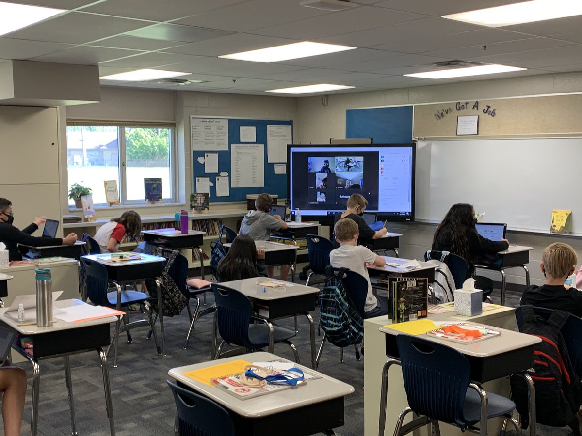 MrKorengel's tweet photo. Teachers @CrestviewEL are doing a distance learning model with students! Instructing both in person and virtual students on #LTDay1 https://t.co/9eye4SBrB5