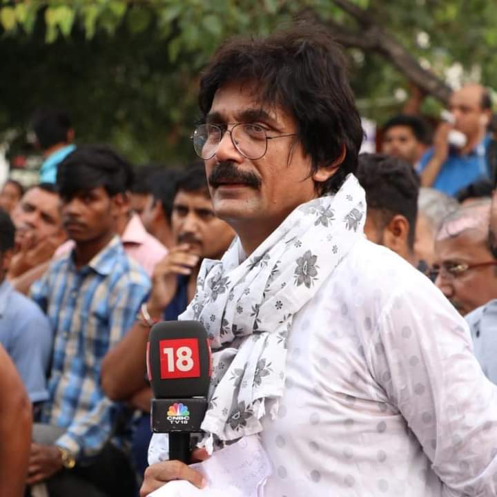 prateektv's tweet photo. मेरे जन्मदिन के अवसर पर आप सभी का प्यार भरा संदेश मिला. आपका ये प्यार मेरे लिए सम्मान है. एक पत्रकार के तौर पर आपने मुझे बहुत प्यार और सम्मान दिया. मैं सभी को प्रणाम करता हूँ और दिल से सभी को शुक्रिया कहता हूँ. https://t.co/fFNHClPshF