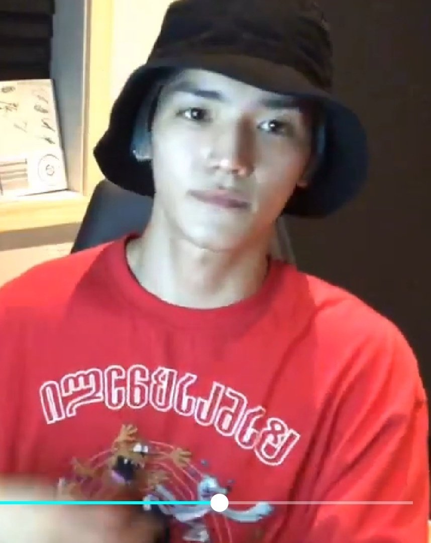 Taeyong with make up vs bareface (A thread)