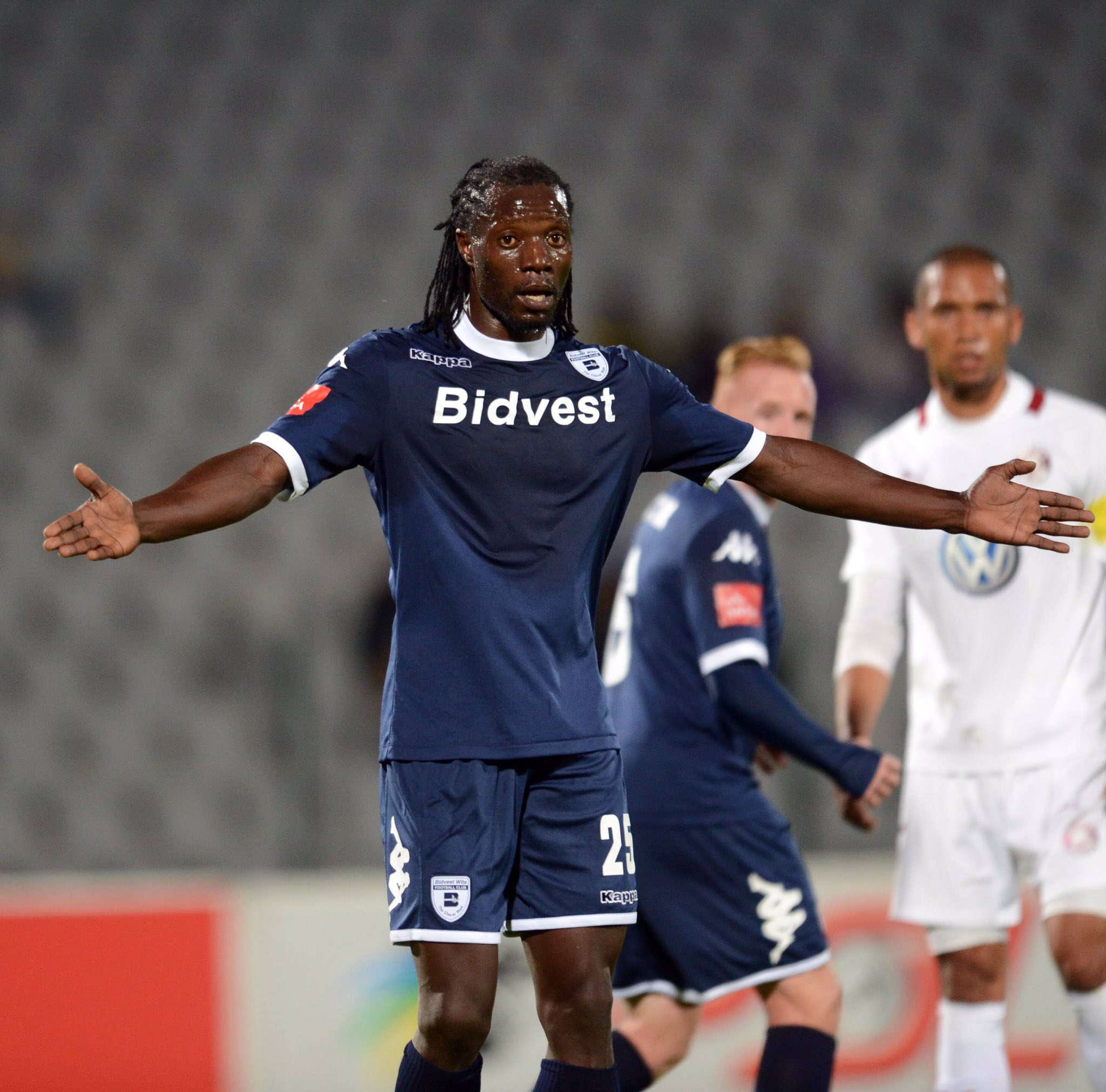 Happy Birthday to former Zimbabwe  international, Benjani Mwaruwari!  