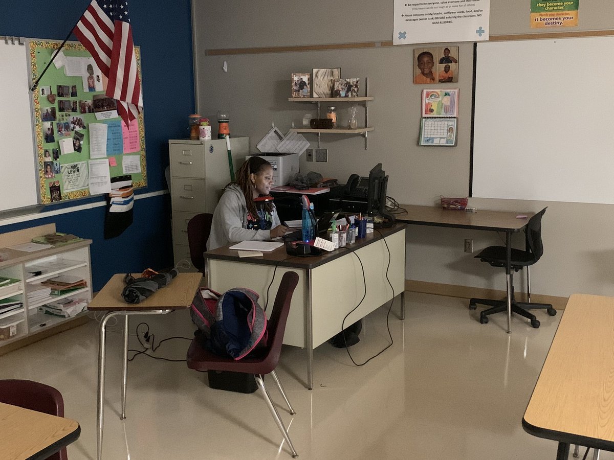 DrRahim_Jones's tweet photo. Great to see @WolflakeMS_OCPS teachers & students engaged in learning! Thank you for all that you have done to make #OCPSLaunchED@Home a success! @ByrdOcps @OCPSnews @CDLocps @Mindi_M_Smith @StevenOvares https://t.co/1pwJ1SBnsY