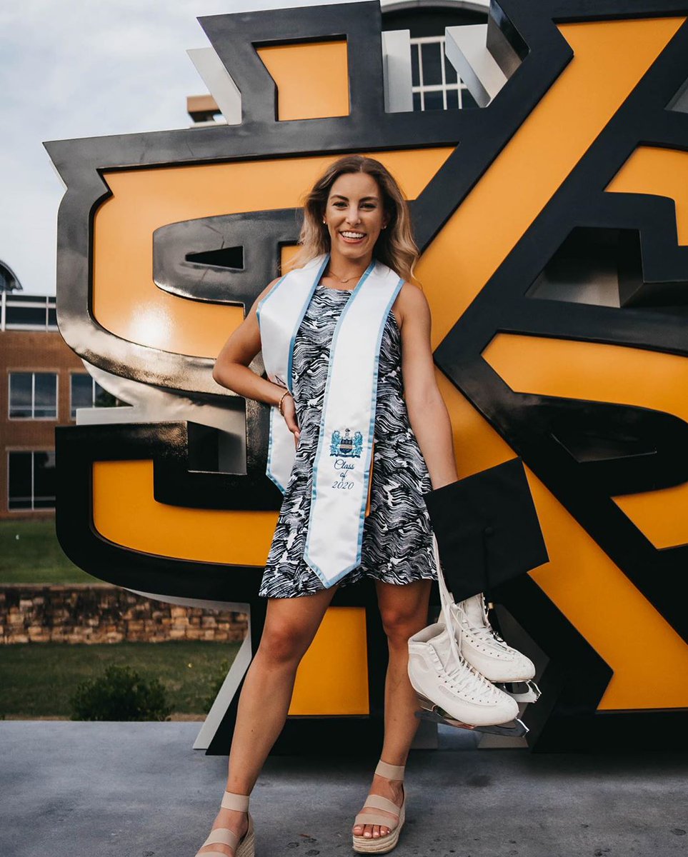 JohnWilsonBlade's tweet photo. Graduating with the Gold Seals? We wouldn't recommend it any other way 👀🔥 Congratulations @MorganSliker! 🙌🎉 https://t.co/R7yUvU0OVJ