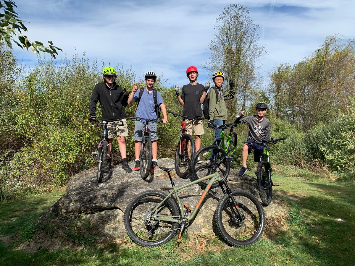 TrinityPawling's tweet photo. Have you heard? Mountain Biking is officially a fall sport at Trinity-Pawling! Led by Coach Bresler, the boys will be training &amp; riding daily — enjoying the outdoors &amp; exploring the new trails behind campus. Let's ride! 🚴‍♂️🤘 #adayinthelifetp
Photo: 2019-2020 Mountain Bike Club https://t.co/XNTRrK7vyc
