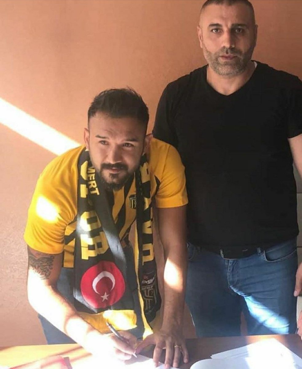 bayburtsk1973's tweet photo. ✍ Kulübümüz; Ağrı 1970 Spor'dan Yasin Hatipoğlu ile Malatya Yeşilyurt Belediyespor'dan Savaş Yorulmaz ile sözleşme imzaladı. #Bayburtspor 💛🖤

Hoş geldiniz 💪 https://t.co/yzR9mfwPcQ