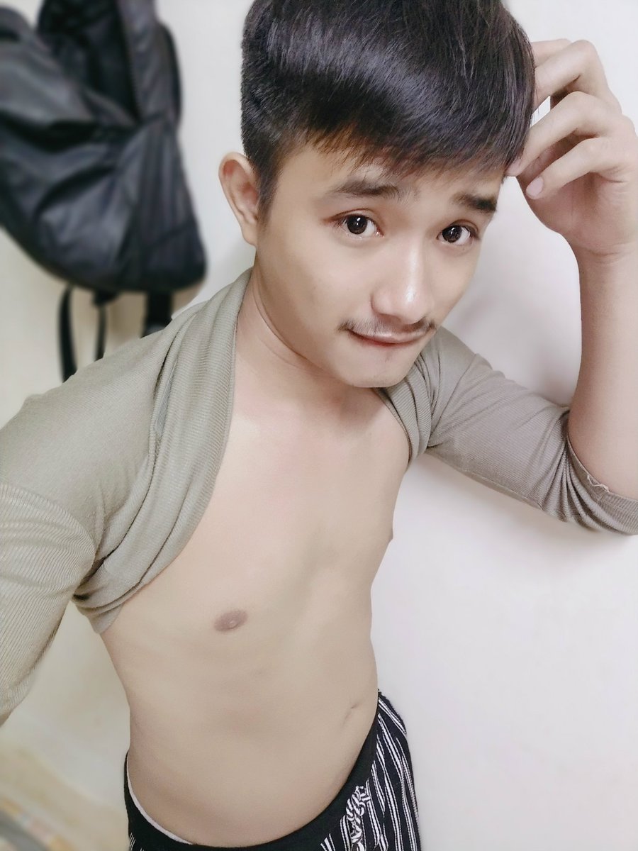NayLaYa56721330's tweet photo. ကဲ..ကဲ လာဝုိက္လုိ႔ရၿပီေနာ္😁😁😁😝
Gn 🐍 https://t.co/K4U62jGlat