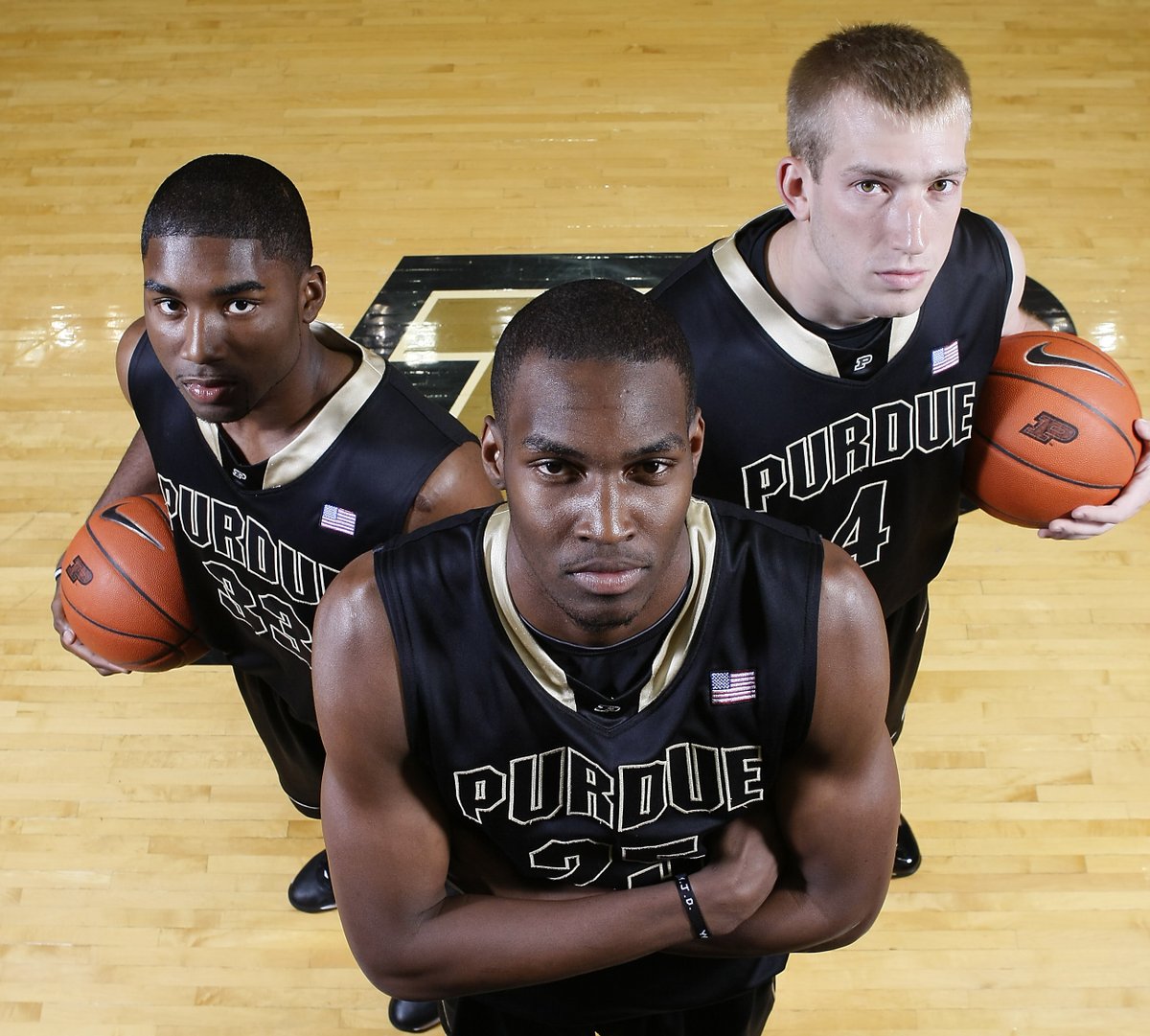 BoilerBall's tweet photo. Join the "Baby Boilers" on Friday evening for a unique q-and-a session on RootShare. 

@RobbieHummel @ETwaun55 and @JaJuanJohnson will all be on the show to share their Purdue story and post-grad experiences.

Register here: ⬇️⬇️⬇️
https://t.co/wIFoNnH5ZZ https://t.co/0E37qjWGsL