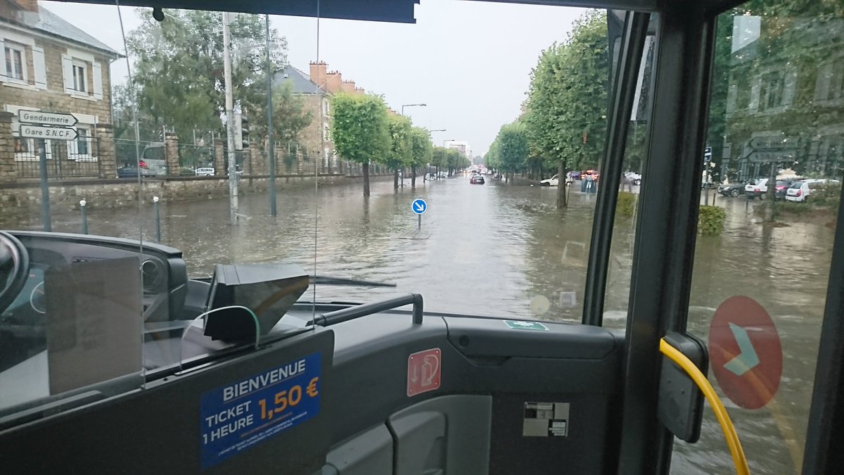StephanieLLP's tweet photo. Poull-neuial nevez ba Roazhon / Nouvelle piscine à Rennes... 😁 https://t.co/FsabtXxhum