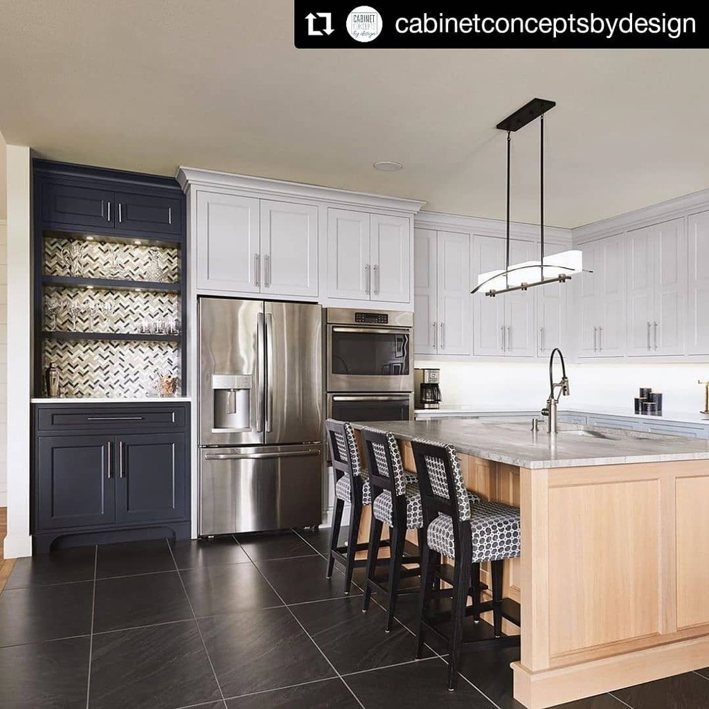 MonticelloHome's tweet photo. #Repost @cabinetconceptsbydesign
โข โข โข โข โข โข
Springfield, Missouri
Should/can you mix and match cabinet styles and finishes? We say go for it!
#cabinetdesign #417home #bluecabinets #customekitchencabinets #kitchenislanddesign https://t.co/rn7oEVkPd4 https://t.co/CUxZH7Mwhs