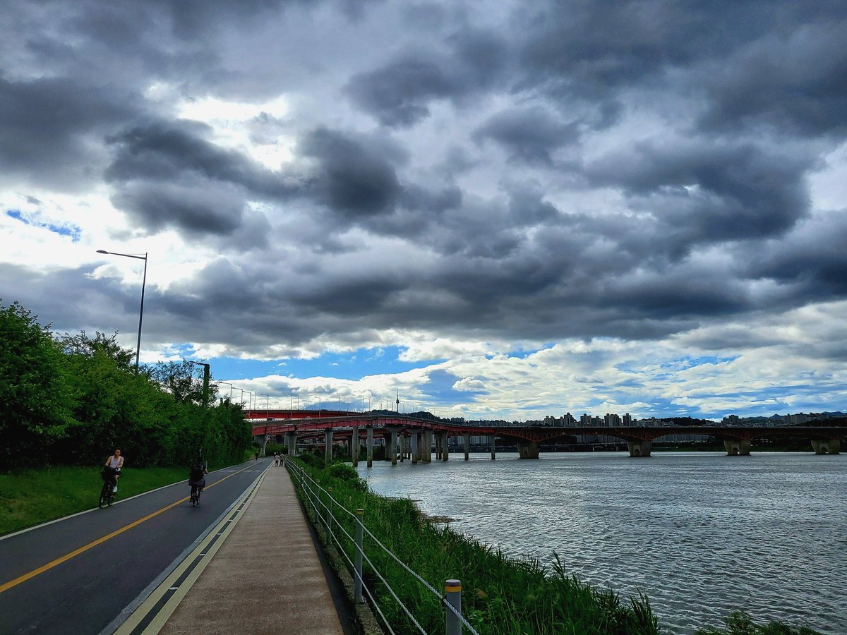 BTS_RM_OFFICIAL's tweet photo. Catching Clouds 🌧 #RM https://t.co/crKa8HIaLZ