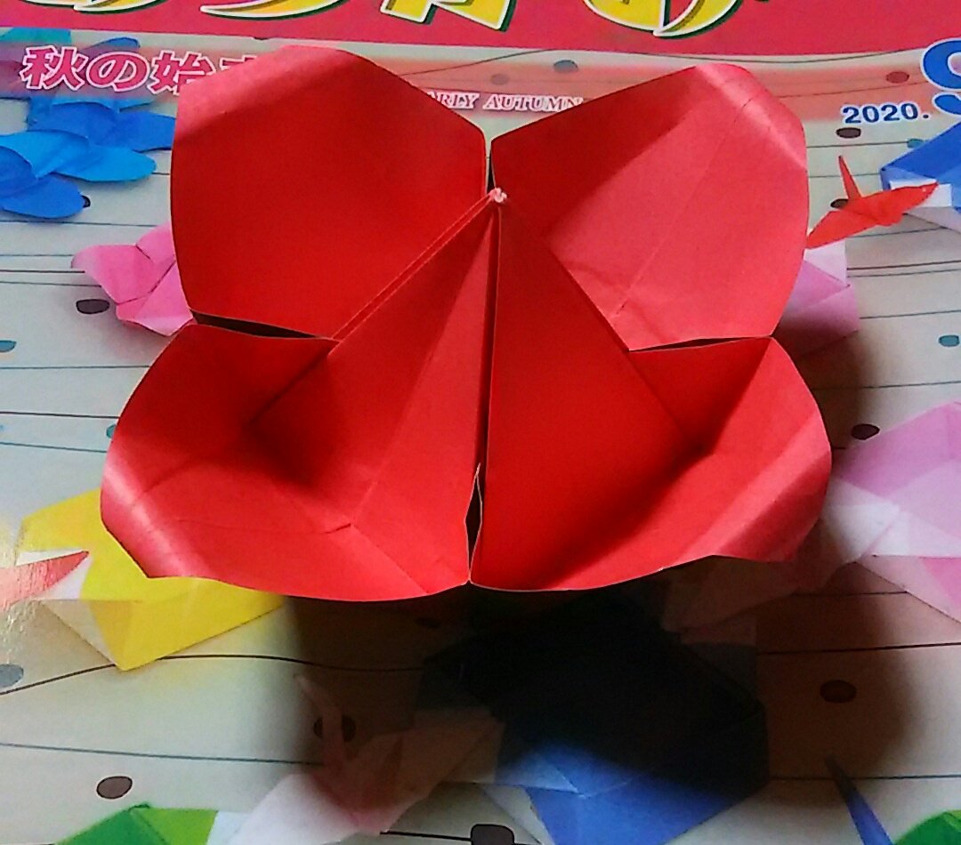 しおりん 月刊おりがみを見ながら 住田則子さんの作品 花の小物入れ を折ってみました 折り紙作品