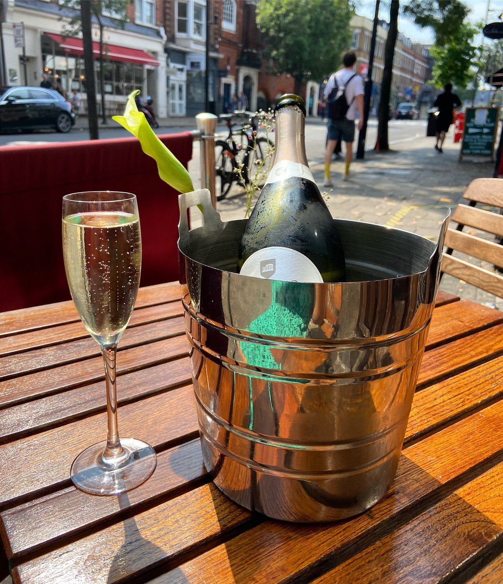 We are firm believers that it’s 5 o’clock somewhere - especially when it’s National Prosecco Day 🥂 Take a seat in the sunshine and we’ll bring the drinks to you 😁
.
#nationalproseccoday #prossecotime #highburyandislington #summerdrinks #treatyoself #youngspubs #sunshineinlondon