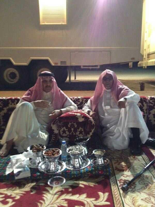 {الَّذِينَ إِذَا أَصَابَتْهُم مُّصِيبَةٌ قَالُوا إِنَّا لِلَّهِ وَإِنَّا إِلَيْهِ رَاجِعُونَ}
إنتقل قبل قليل إلى جوار ربه والدنا الشيخ فيحان بن هذال بن فهيد..
اللهم أجرنا في مصابنا واخلف لنا خير منه.
اللهم إغفر له وارحمه وتجاوز عنه وتقبلها بقبول حسن..