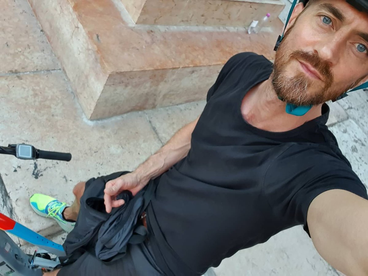 G_Westerhold's tweet photo. Stadterkundung #verona bei 33+ Grad empfinde ich normalerweise eher als Qual. Thx #cubestereohybrid160 ist es trotz drückender Hitze einfach nur fantastisch😍 https://t.co/f20Ms2WBCj