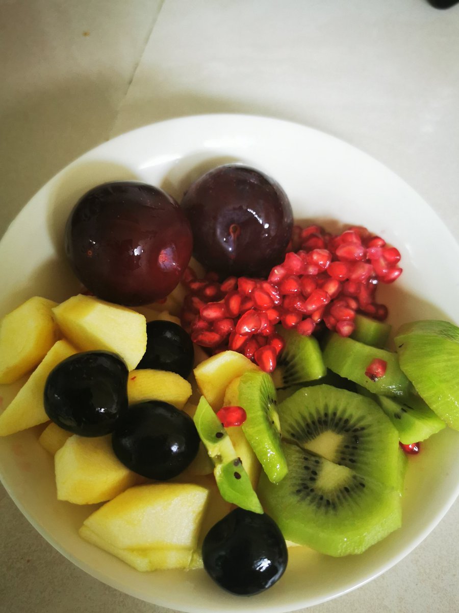 Amna_Siddiq_'s tweet photo. Lunch +snack #CleanAndHealthyEating
When you really try to overcome your "nakamapan" of not cooking. https://t.co/LF9ozCOc2W