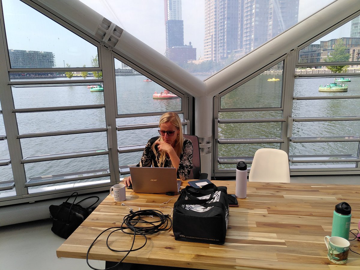 degraaf_e's tweet photo. Just another day at the @Blue21Float office in Rotterdam. https://t.co/fN5nHSqbPR
