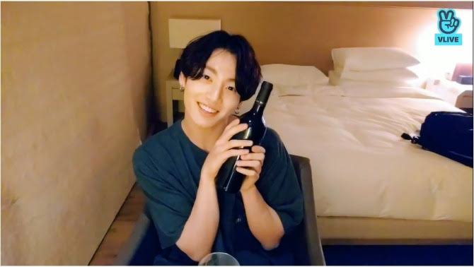 Drunk jungkook telling us to promise to not tell anyone; what's adorable than him looking at us like that saying that?????? 