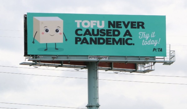 mkdirecto's tweet photo. La última campaña de PETA levanta polémica por echar la culpa de la pandemia al consumo de carne @peta https://t.co/yqUnYrWwGe https://t.co/8iSnsr67oW