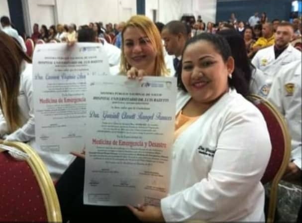 OscarNavas's tweet photo. La mañana nos golpea fuerte y abruptamente con la dolorosa noticia de la prematura partida, víctima del COVID19, de la servicial y joven colega emergenciólogo Dra. Gracialis Rangel.

¡¡¡Desde lo alto sigue con nosotros!!! https://t.co/Mre2O6eCON