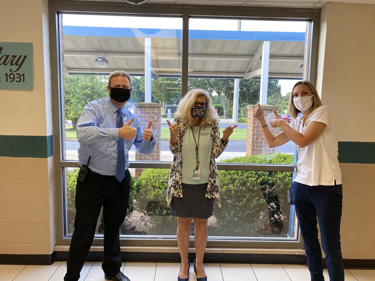 Welcome Back! First day success! Carline complete and students are ready to learn! ⁦<a href="/ChestateeES/">Chestatee Elementary</a>⁩ ⁦<a href="/FCSchoolsGA/">Forsyth County Schools</a>⁩