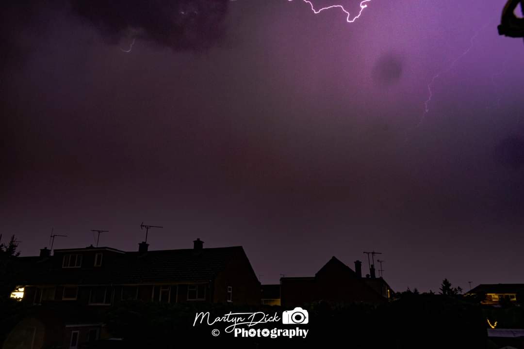 dick_martyn's tweet photo. Thunderstorm from last night that came out of nowhere

@BBCBristol
@bbcweather
@metoffice

#thunderstorm
#thunder
#lightning
#lightninguk
#summerstorm
#bbcweather
#bbcsouthwest https://t.co/KYCKqTt8Xs