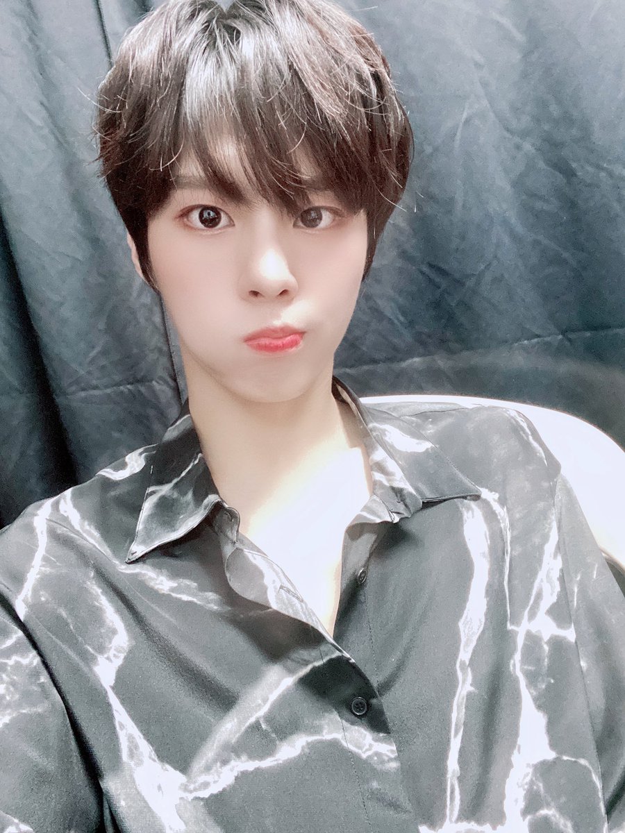 3rwRV25kbvfcD2i's tweet photo. #김우석_신한류보이스상_축하해
김우석사랑해영원히행복해
#우석아_수상축하해
트웬티트웬티도대박나자이현진사랑해 https://t.co/U2UnHZ9rfj