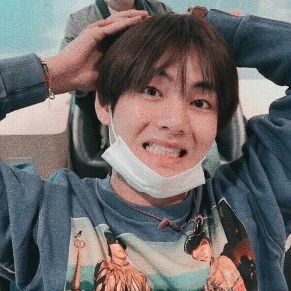 Bare faced Taehyung - a thread