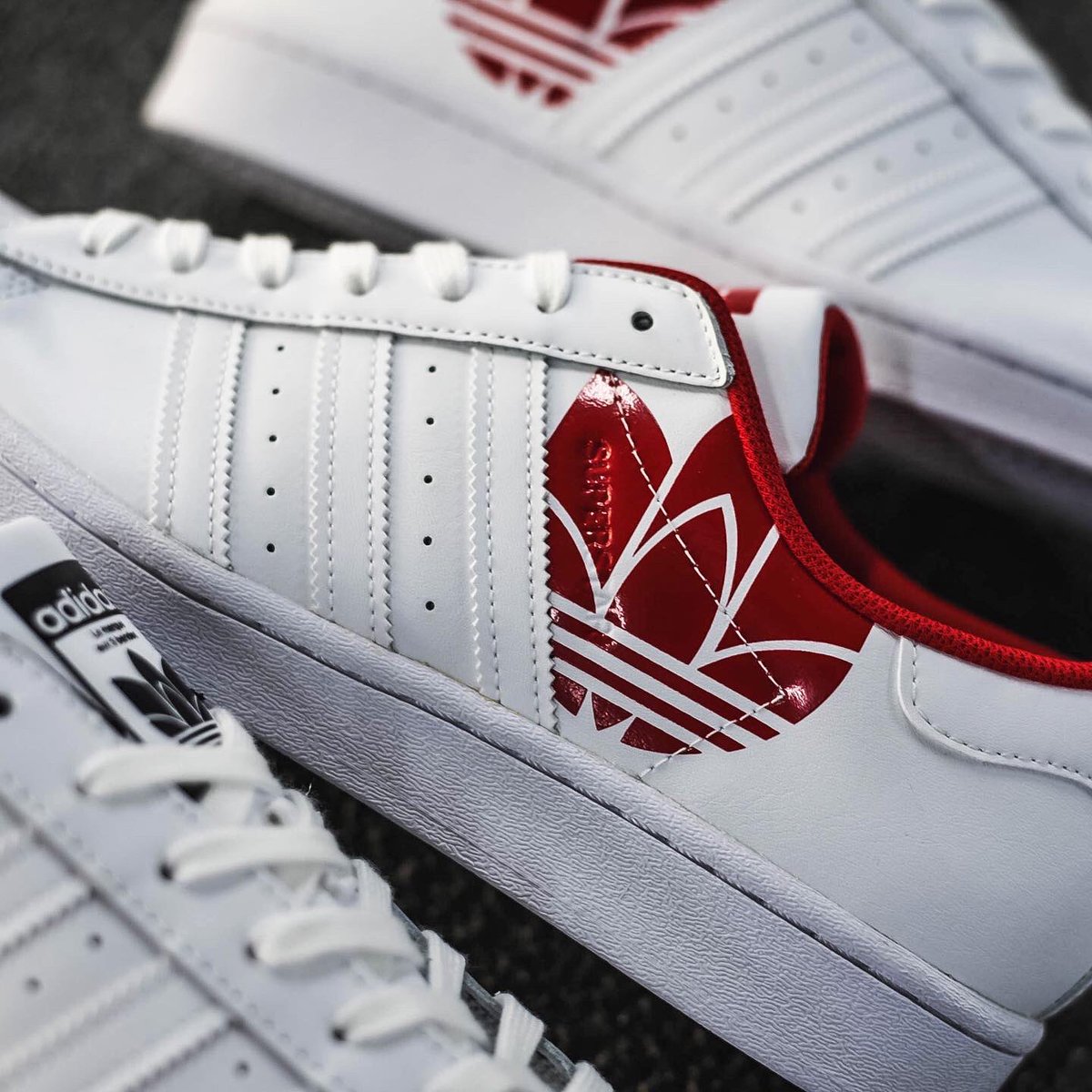 adidas superstar trefoil